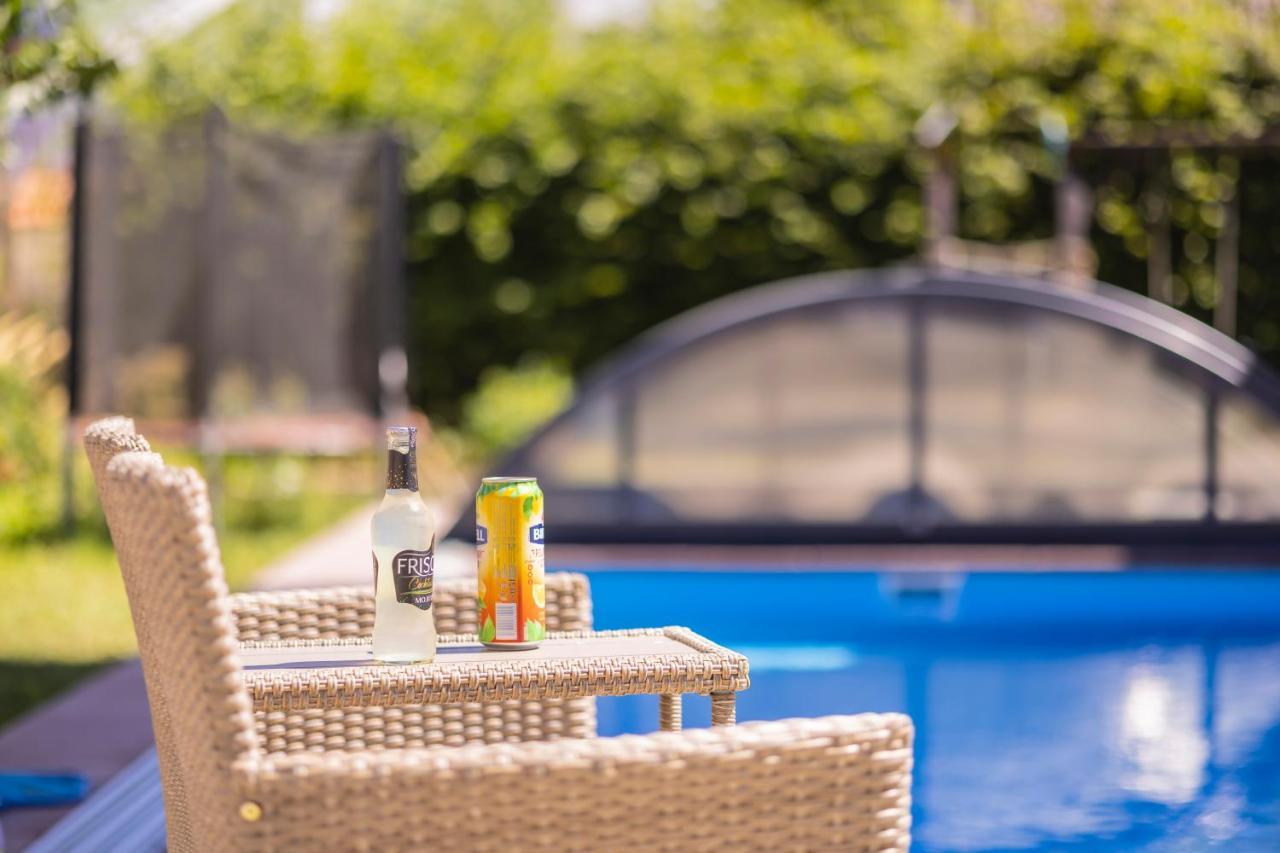 Apartmany Nezarka A Privatni Wellness 因德日赫城堡 外观 照片