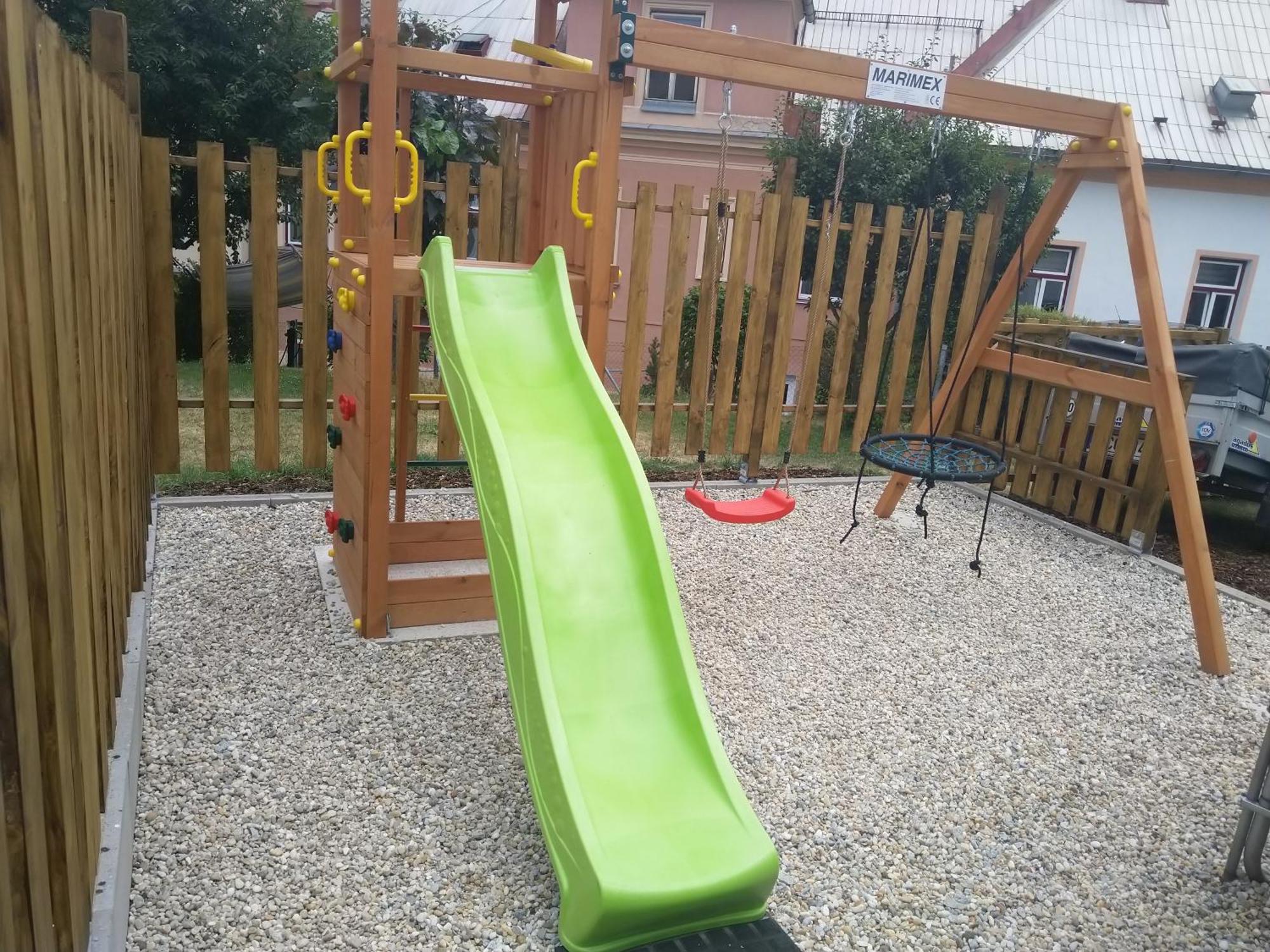 Apartmany Nezarka A Privatni Wellness 因德日赫城堡 外观 照片